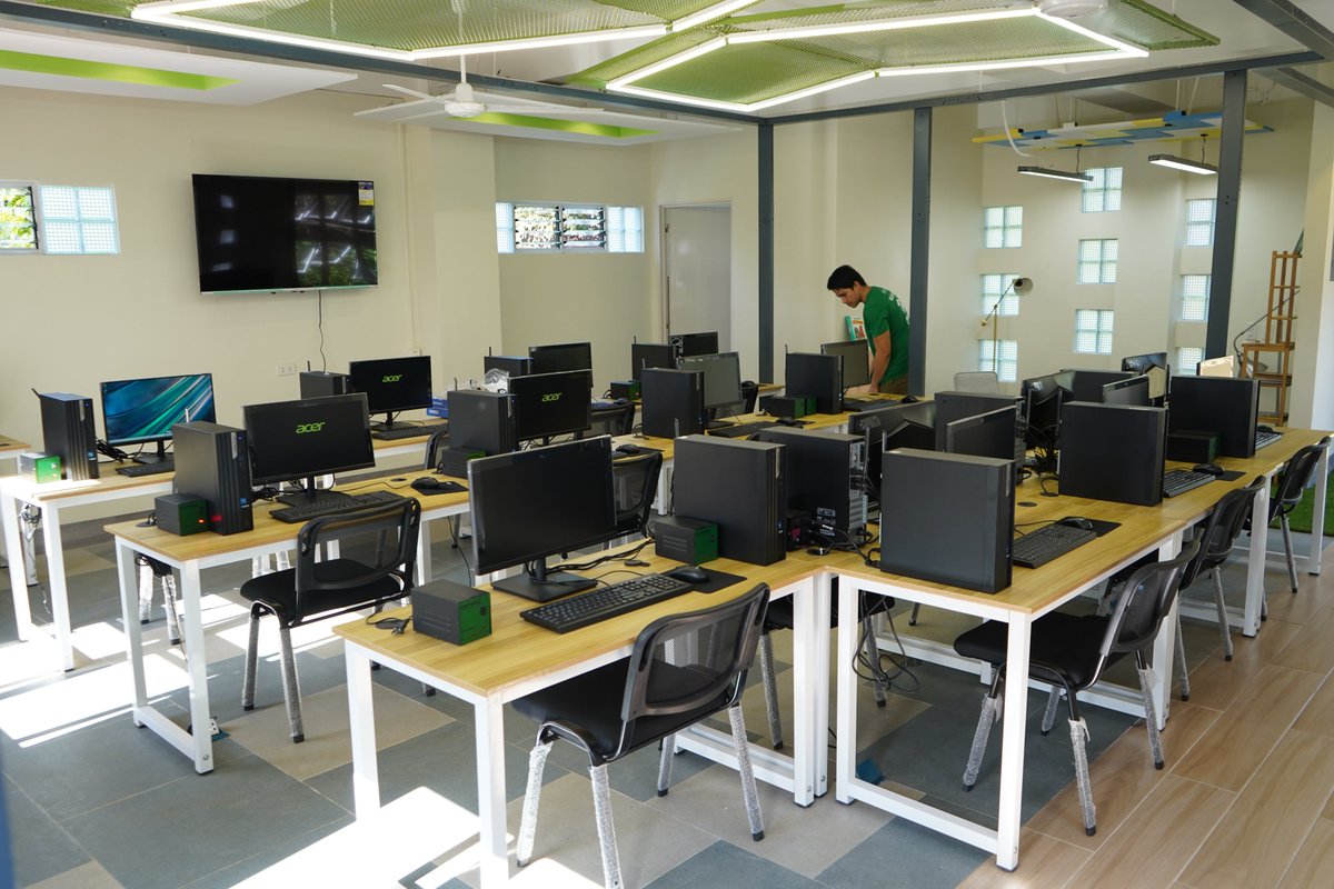 #ICYMI: On November 19, we handed over a new facility to Sta. Teresita Elementary School in Santo Tomas, Batangas. Read how the project will contribute to the digital learning of students and local community members: habitat.org.ph/news/building-…

#HabitatPH36 #RISECommunities