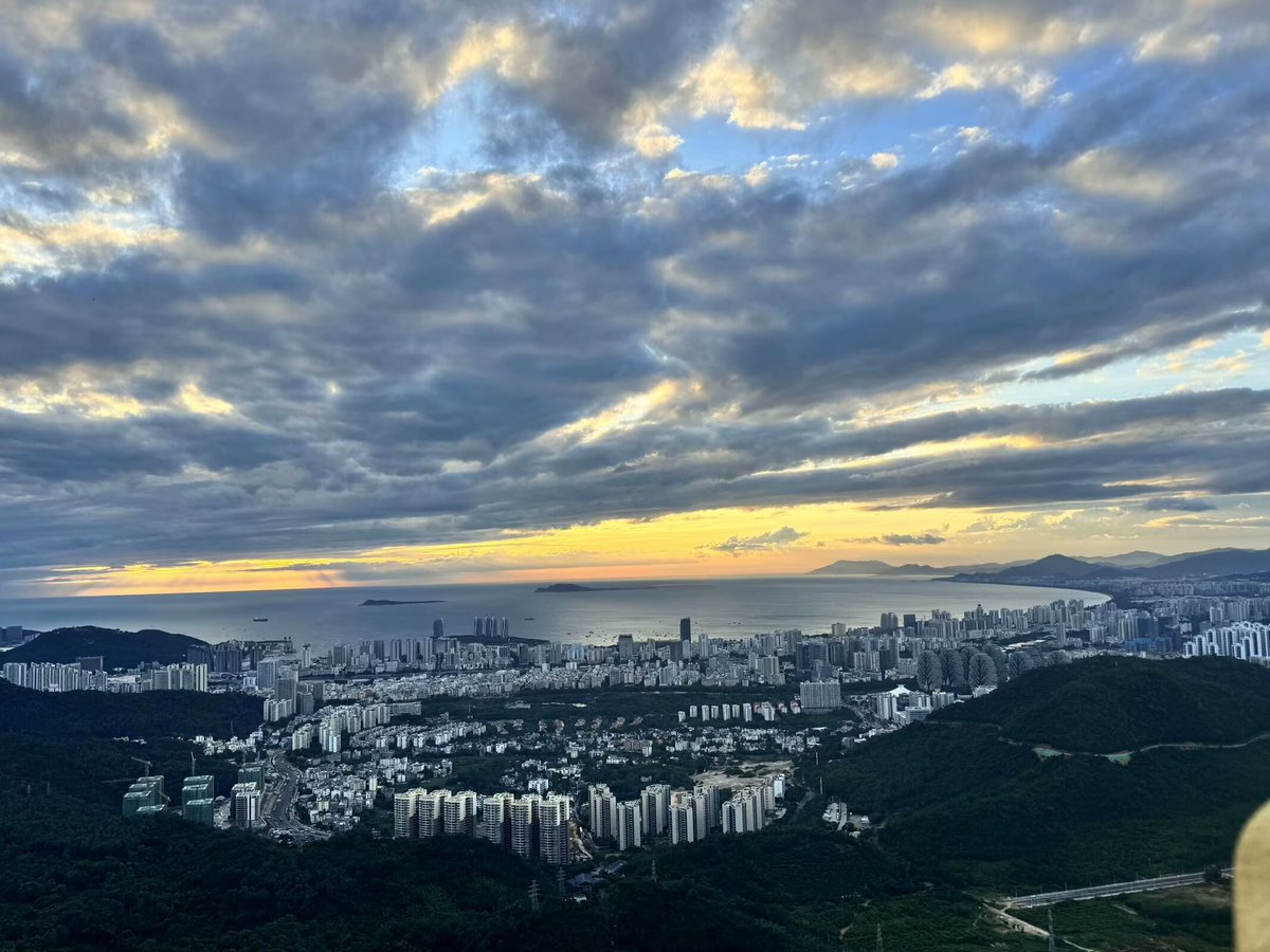 MeshFilter's tweet image. The scenery is very beautiful. After seeing it, people forget their troubles and immerse themselves in the gifts of beautiful nature.