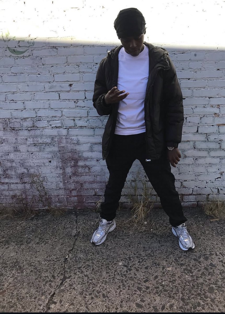 1c1n0c0's tweet image. Ion kno which way im goin ik i aint quittin ion really kno how ima score ik i aint missin ! #fdb