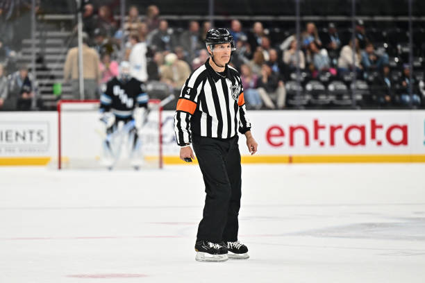 ScoutingTheRefs's tweet photo. Utah HC vs. Avalanche
Referee: Wes McCauley #4
Referee: Carter Sandlak #29
Linesman: Mitchell Hunt #62
Linesman: Jesse Marquis #86
https://t.co/4lwuPwUHtl
#UtahHC #GoAvsGo #UTAvsCOL #NHL https://t.co/1GZHl56cIJ