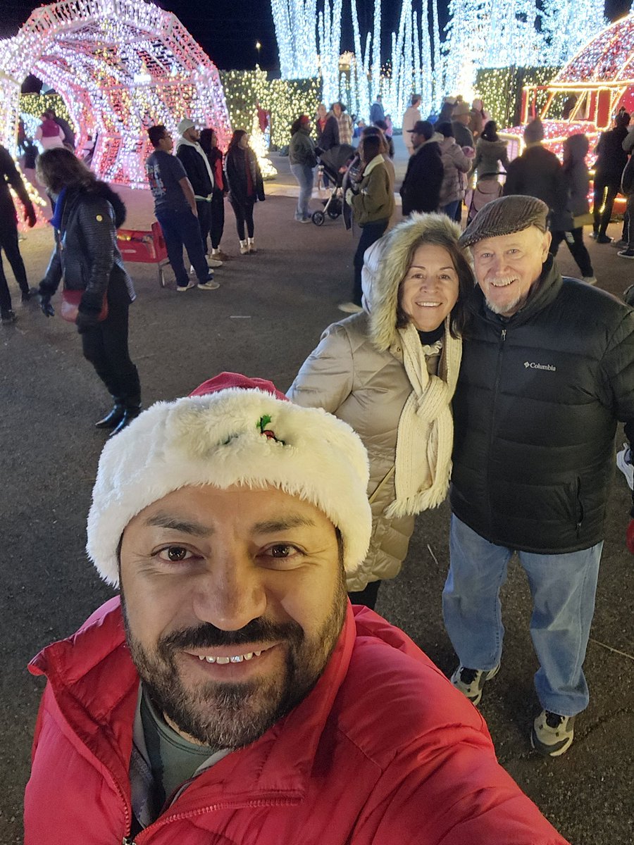 OklahomieSooner's tweet photo. #parentalunit #christmas https://t.co/S0lOMO9Vd5