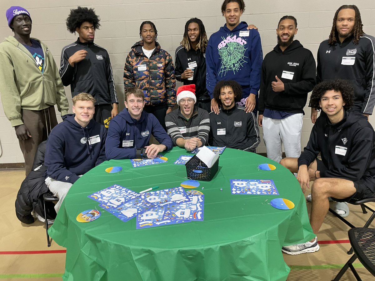 Thanks to <a href="/OneSeahawkNIL/">OneSeahawk Collective</a>, <a href="/HarrelsonCenter/">Harrelson Center</a>, and <a href="/fbcwilmington/">First Baptist Church</a> for providing the opportunity to pour into the Wilmington community!