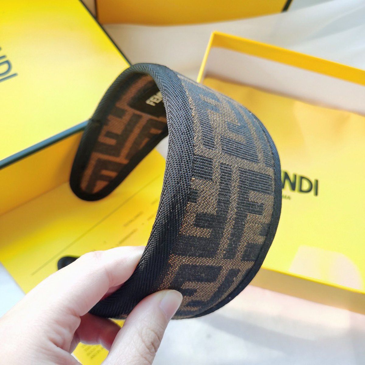 wei85803's tweet photo. Headband Headband hair clip https://t.co/q13V7bqqZA