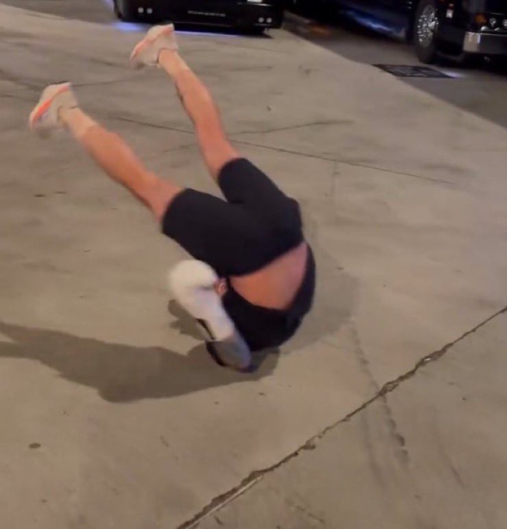 pam (@twyonepilots) on Twitter photo 