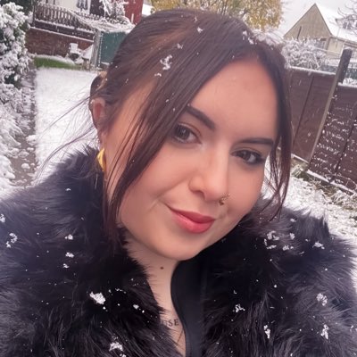 Chloe tweet media