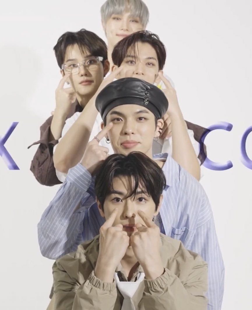 👉👀👈  날 바라 봐  .ᐟ 

#이병곤 #BX #김승훈 #SEUNGHUN #배진영 #BAEJINYOUNG  #용희 #YONGHEE #윤현석 #HYUNSUK #CIX #씨아이액스 #FIX #픽스