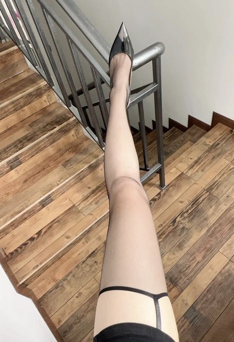 明晚招一名单男活动。有兴趣的单男可以联系。