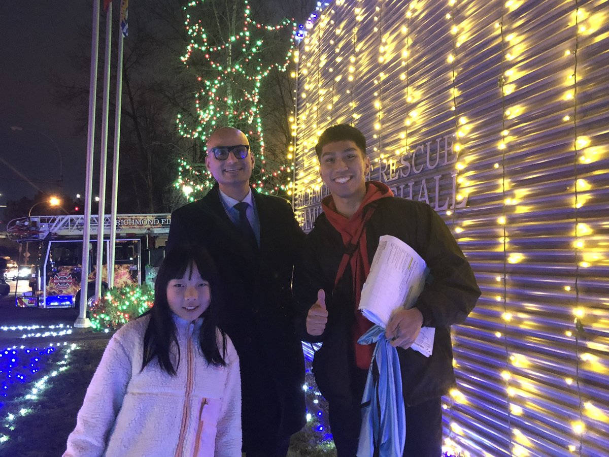 SteveKooner's tweet photo. Had a fabulous time at the Lighting of the Firehall Christmas Lights event at the Richmond Firehall #5 Hamilton at 22451 Westminster Hwy!
#richmond #hamilton #firehall #christmas #lights #bcpoli https://t.co/5GRe0qYcE9