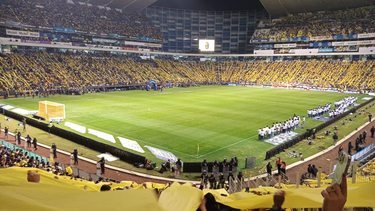 msilvaruiz's tweet photo. Fomentando una cultura de paz y armonía en el Futbol ⚽️

Hoy se vive un emocionante encuentro entre los equipos de América y Monterrey; la Dirección de Juzgados de Justicia Cívica está presente para promover una convivencia pacífica y respetuosa entre todas y todos los aficionados. 

La Sindicatura Municipal está comprometida con las y los ciudadanos apoyando acciones que refuercen una cultura armoniosa.

#Puebla #Futbol #AmericayMonterrey #JusticiaCívica