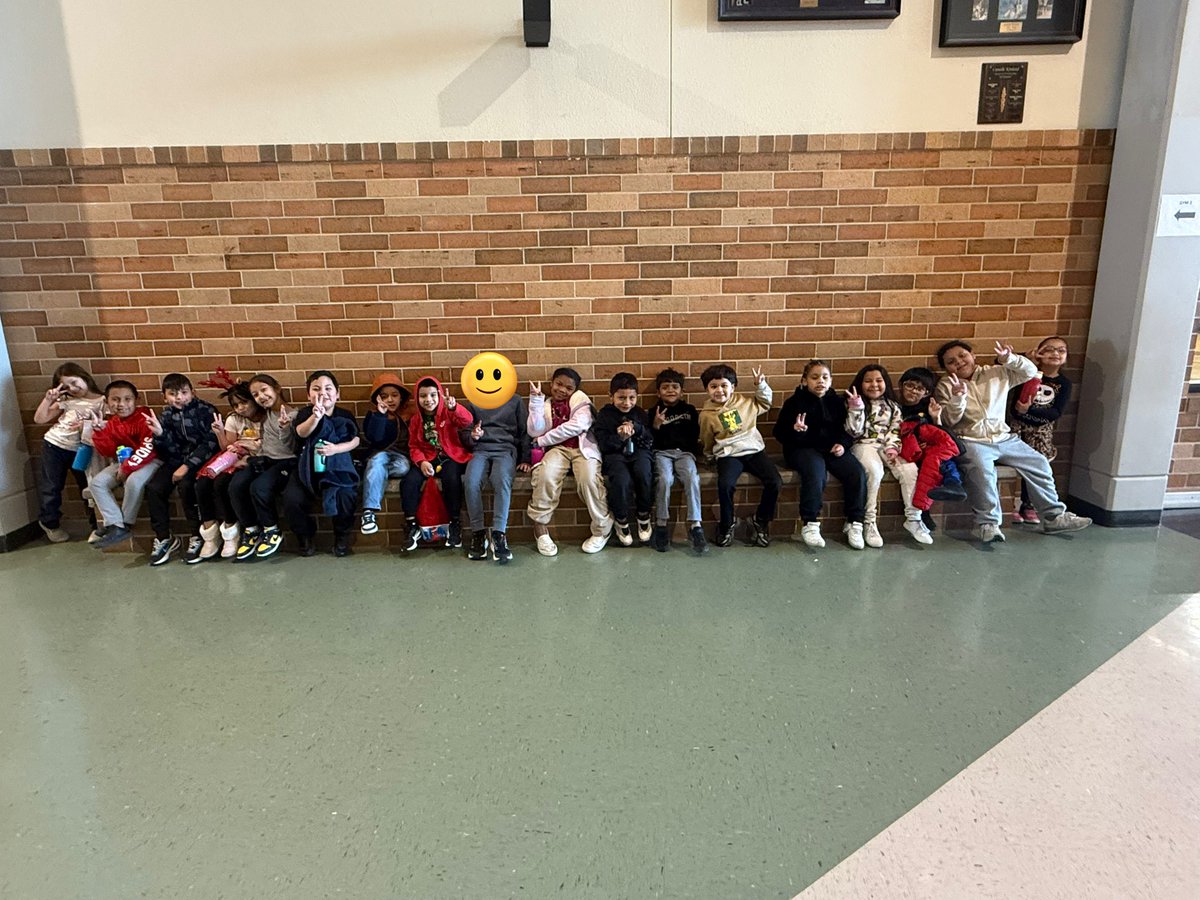 MsKiarasClass's tweet photo. Thank you so much to San Marcos High School theatre department for inviting us to see such an amazing show. The kids enjoyed seeing a story that they know brought to life! 🐢🐇 https://t.co/zJl6PSxJJj