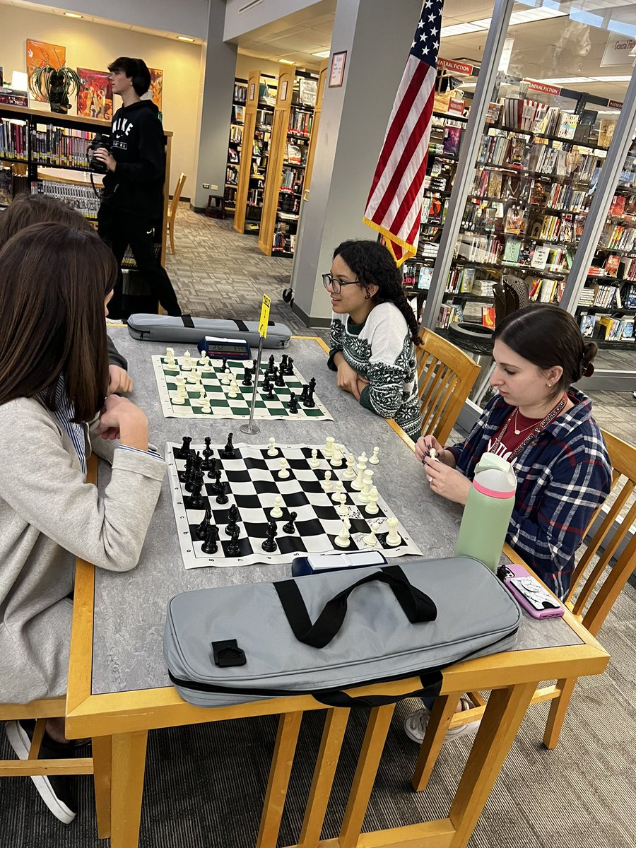 KlobnakTeri's tweet photo. Congrats to Mr. Untch and Chris for winning the Teacher Appreciation Chess Tournament. @Sequoits @CoachMunda1 @JonnyUntch @BerrieMichael https://t.co/1o4CKetWTP