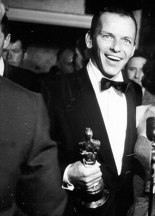 Vpris1's tweet photo. @NancySinatra https://t.co/uYu3OuWETr