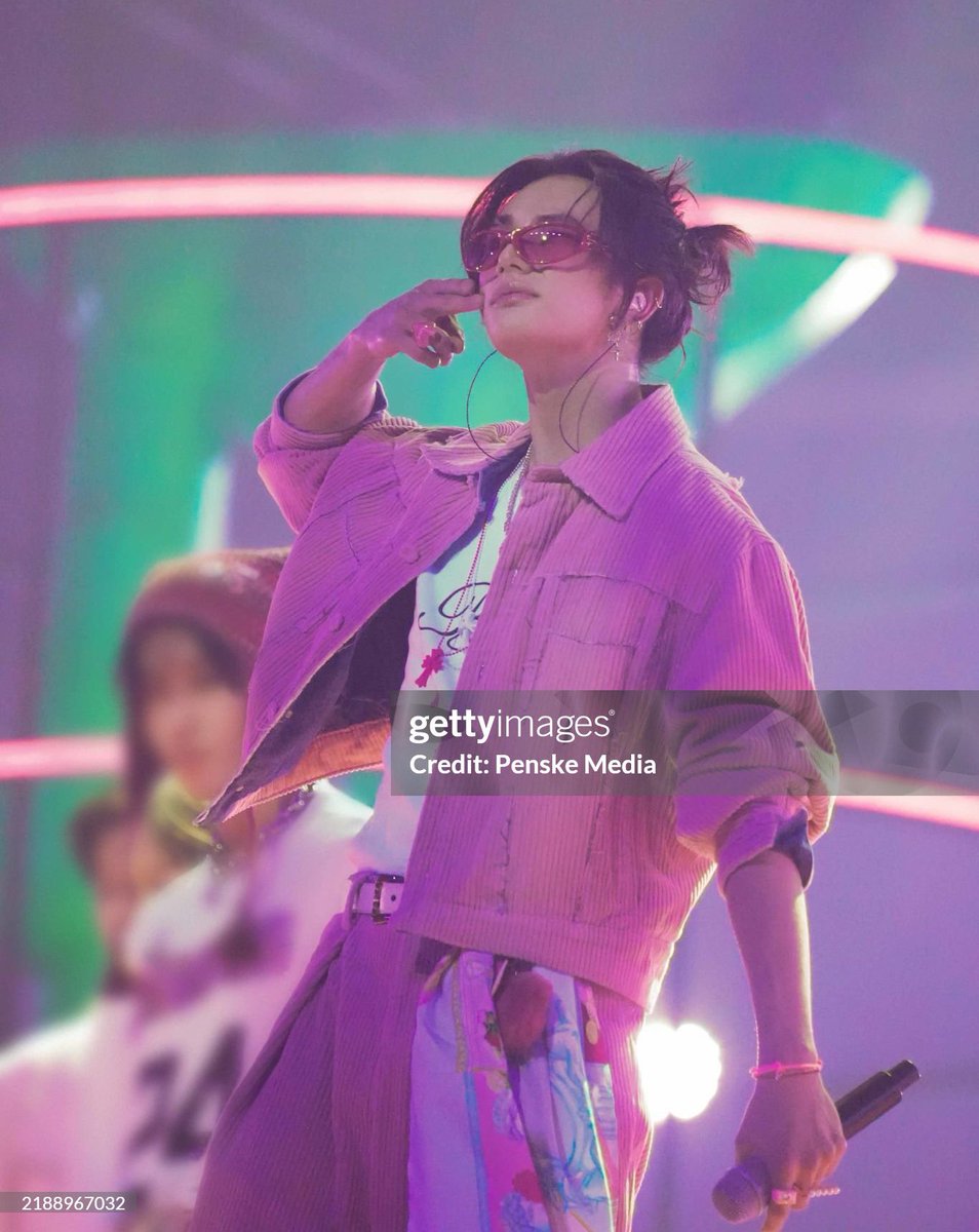 havenfiIm's tweet photo. #HYUNJIN at the #BBMAs via getty images https://t.co/vkgHMbcl4k