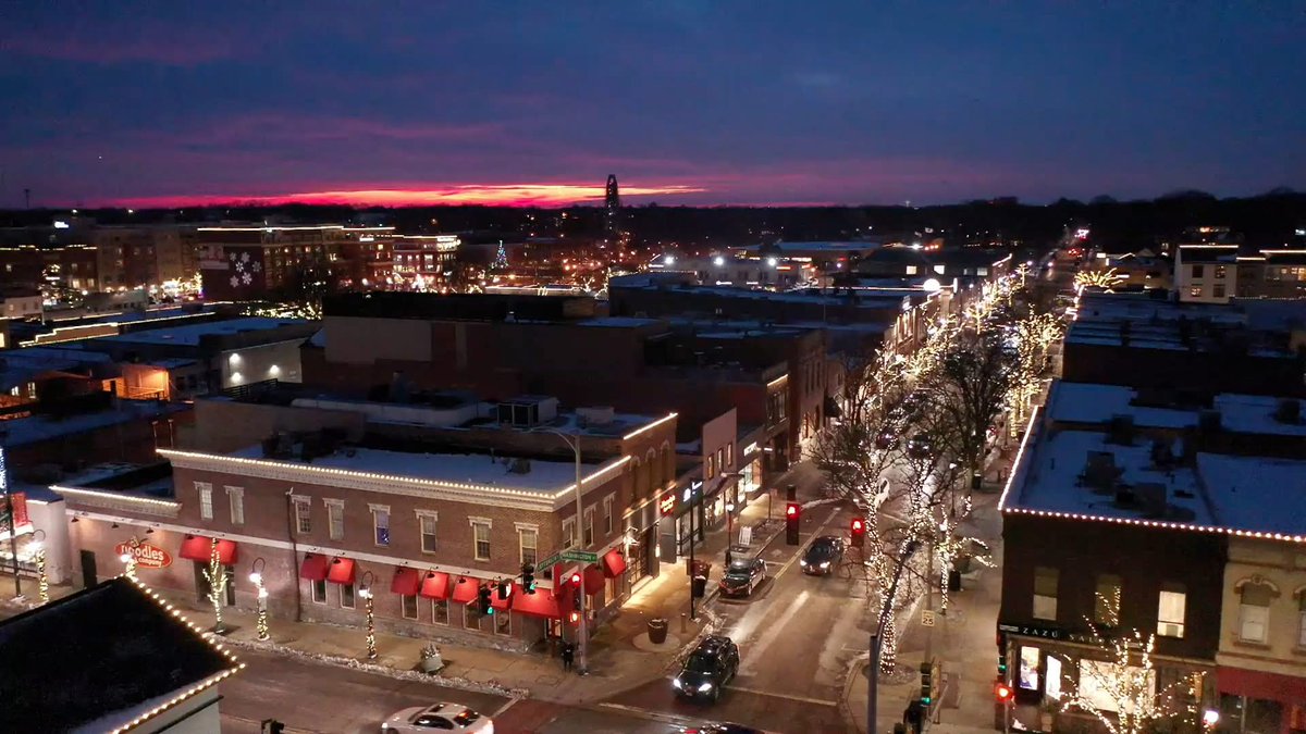 BIG NEWS! Announcing new stores opening in 2025 in Downtown Naperville!  ALO and BARNES &amp; NOBLE  (reopening in new downtown location). Together with  Abercrombie &amp; Fitch, and other new businesses coming soon, 2025 is going to be a great year! downtownnaperville.com