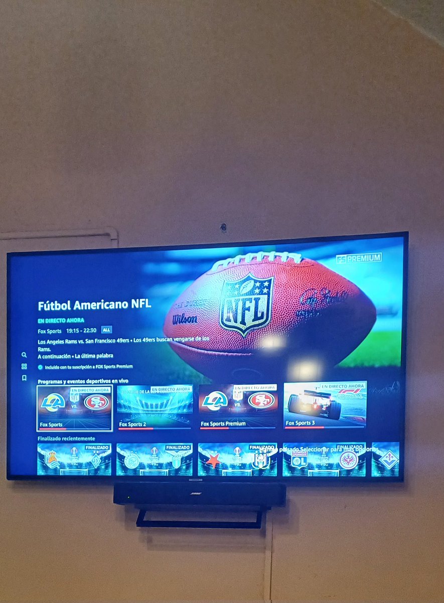 Galenus1983's tweet photo. @FOXSportsMX es una basura, pago el streaming, anuncian el juego de san Francisco 49ers incluido en la suscripción y ponen las luchas y si si quiera las mexicanas, ponen la WWF. 
Son un ROBOOO !!! https://t.co/o8wWCZxTO8
