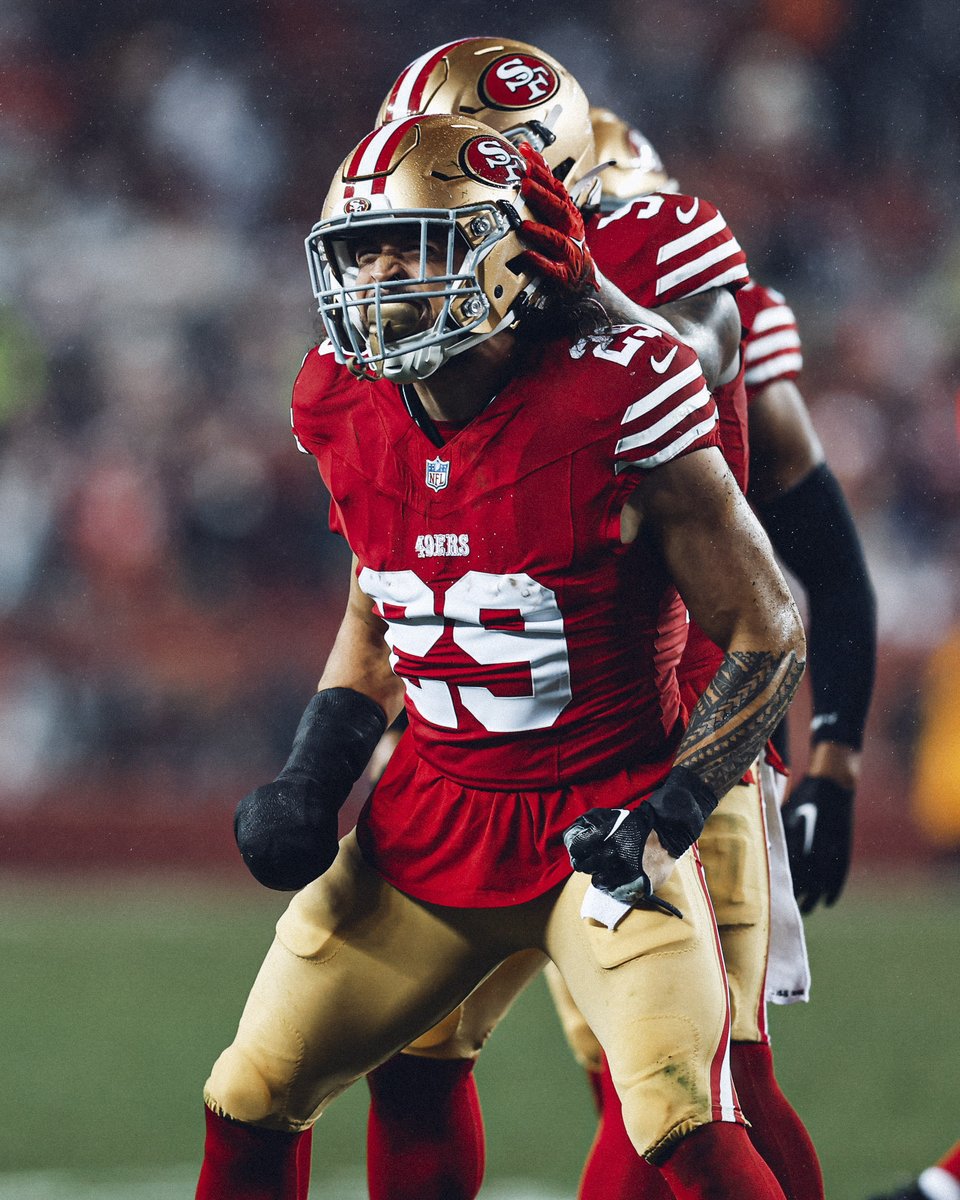 49ers's tweet photo. 😤 Club Huf 😤 https://t.co/x6S8BoyUxq