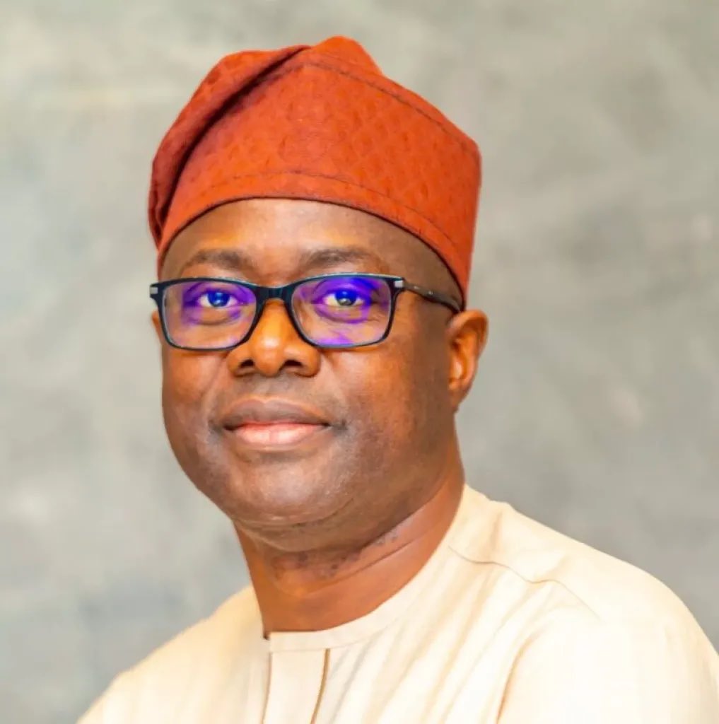 adesola_omotoso's tweet photo. "I have one more newsletter to send for this year on Boxing Day, which will be my recap newsletter. Before that, I will hold a media chat on 21 December 2024. So, let me use this newsletter to offer thanks."
Do not forget to join H.E Gov Seyi Makinde on this media Chat. https://t.co/fkCG7itDl6