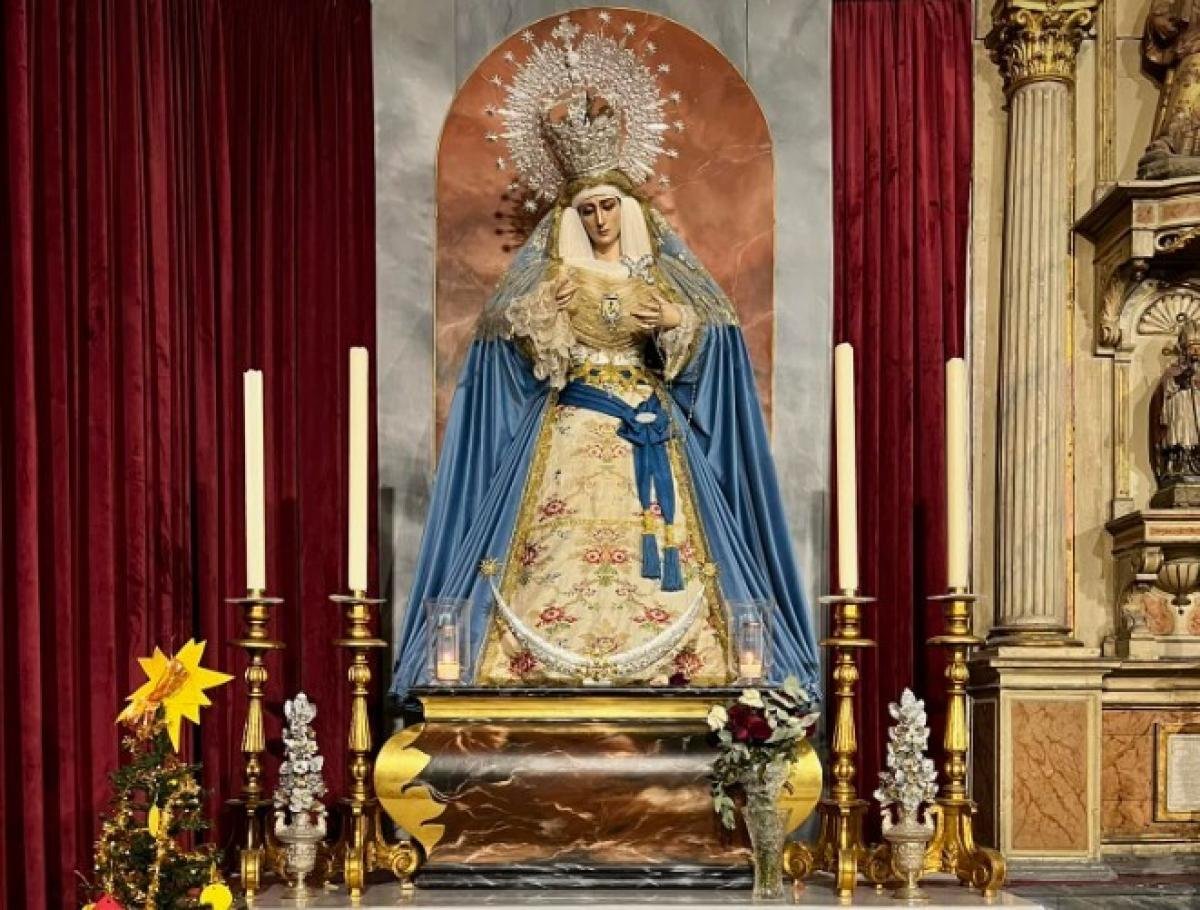 La Virgen de la Esperanza del Nazareno del Amor recorre hoy las calles del centro de Cádiz
