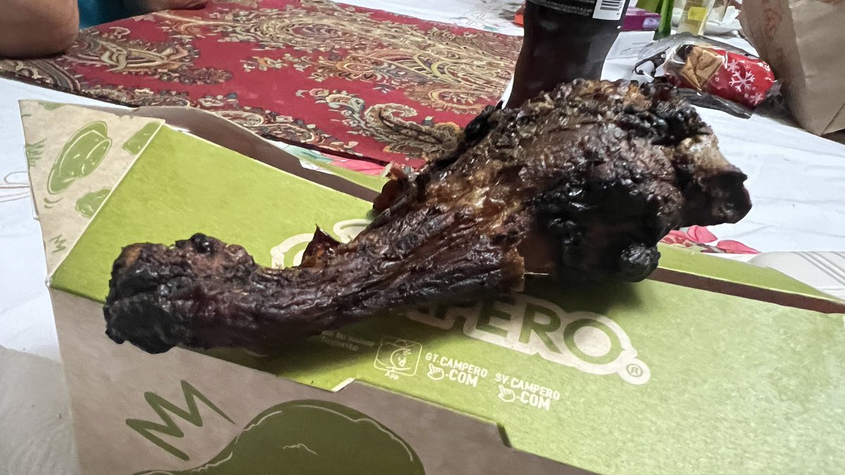 En serio <a href="/CamperoGT/">Pollo Campero Guatemala</a> esto se atreven a vender a Q18?? Es una pierna de sánate y es una vergüenza que ustedes se atrevan a vender eso. Ni crujiente, ni tierno ni jugoso. 
Vayan ALV no sirven ni para mal ejemplo…
