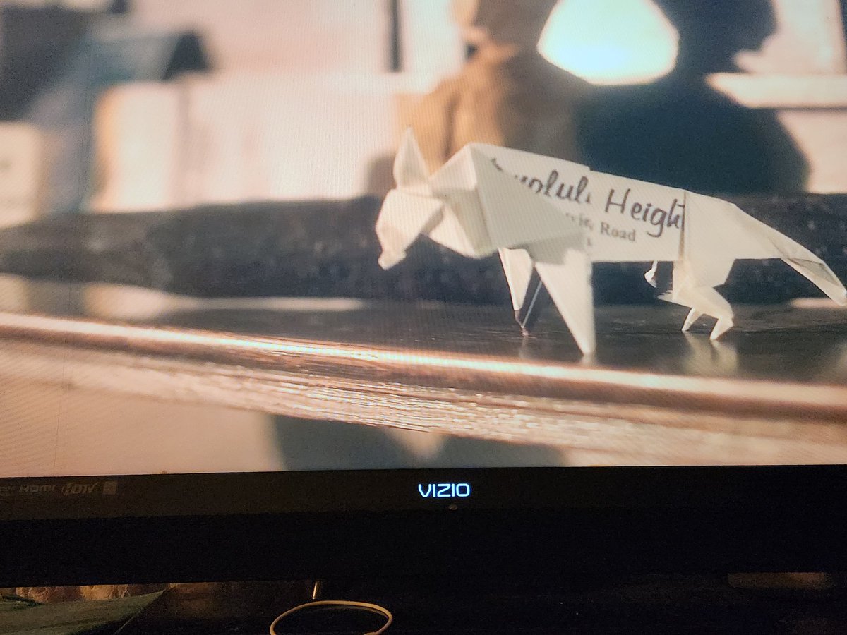JeffWhitmire1's tweet photo. George's pendant! Eve's bib! And ...
A camera tilt on the wolf oragami?!!! Ahhhhhh
#ScreamboxLive https://t.co/E6wpZA19xi