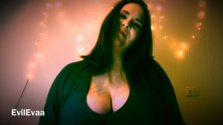 EvilEvaaPromo's tweet photo. I sold another #clip! Bitches Don't Deserve Tits https://t.co/1oJydC5Lxq https://t.co/xGHRcCidl6