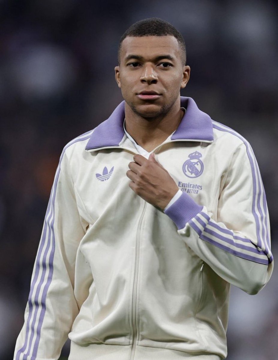 RealMadridMada's tweet photo. 🚨Kylian Mbappé manquera environ 10 jours de compétition. 

(@AranchaMOBILE🎖️) https://t.co/a09QtxmEBq