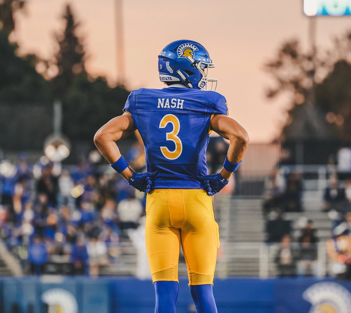 Travis Hunter wins the Biletnikoff Award as the most outstanding WR in College Football.

San Jose State WR Nick Nash:
• 1st in receptions
• 1st in receptions per game
• 1st in receiving yards
• 1st in receiving yards per game
• 1st in receiving touchdowns

CFB awards 📉