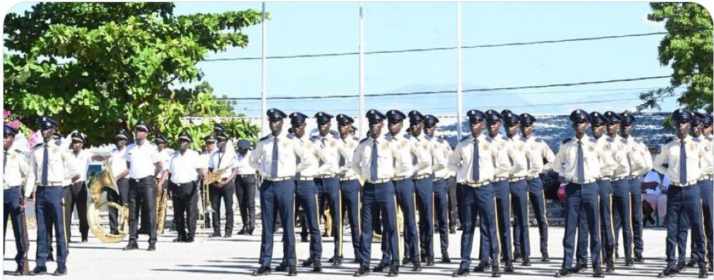 12 Desanm 1995-12 Desanm 2024 sa fè deja 29 lane depi 7èm Pwomosyon polis la ki rele BÒKYER te pran nesans andedan PNH la.nan sans sa a <a href="/synapoha/">@SYNAPOHA</a> ap swete bon kouraj e bon konba ak tout Polisye ki fè pati 7èm Pwomosyon enstitisyon wan.