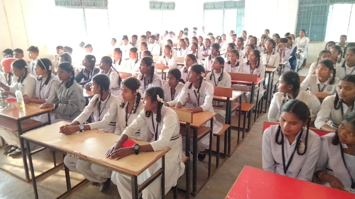 Balsanskarsewa's tweet image. पूज्य संत श्री आशारामजी बापू की पावन सत्प्रेरणा से बाल संस्कार के सेवाधारियों द्वारा हथरा हाई स्कूल में मनाया गया गीता जयंती एवं तुलसी पूजन दिवस ।

राजनांदगाँव (छ.ग.)

#GitaJayanti #GitaJayanti2024 #TulsiPujanDiwas