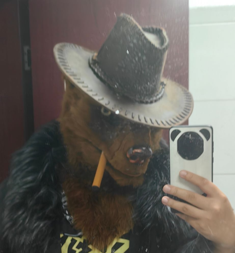 Hi~baby~
#furry #FursuitEveryday #fursuit  #山君工坊