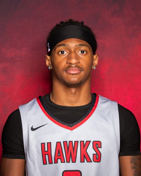 schwab_matt's tweet photo. No. 3 Las Positas 91, Gavilan 66
Sterling Mcclanahan 15 pts
Elliot Mobley 14 pts
Jaden Woodard 14 pts
Jayden Doty 12 pts
Records: Las Positas 11-0, Gavilan 3-9. @CoachGiacomazzi @lpchawks @LPCOfficial @CoastConferenc1 https://t.co/JocXZ8lyGX
