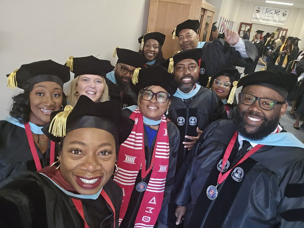 austin_carla's tweet photo. It is finishEd.D!! It was cold in Orangeburg, S.C. this morning but Iโm one degree hotter. ๐๐พ I am Dr. Carla Roberts Austin!! #Loyaldaughter #DeltawithaDoctorate #2XHBCUgrad https://t.co/KdpHMEdbJF