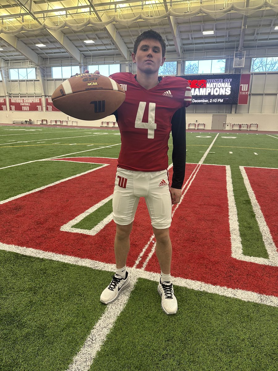 I had a great time <a href="/WittFootball/">Wittenberg Football</a> today! Thank you to <a href="/JimCollins_FB/">Jim Collins</a> for having me out today for a visit!
<a href="/WCHSWolvesFB/">West Clermont HS Wolves Football</a> <a href="/CoachGantz/">Andrew Gantz</a>