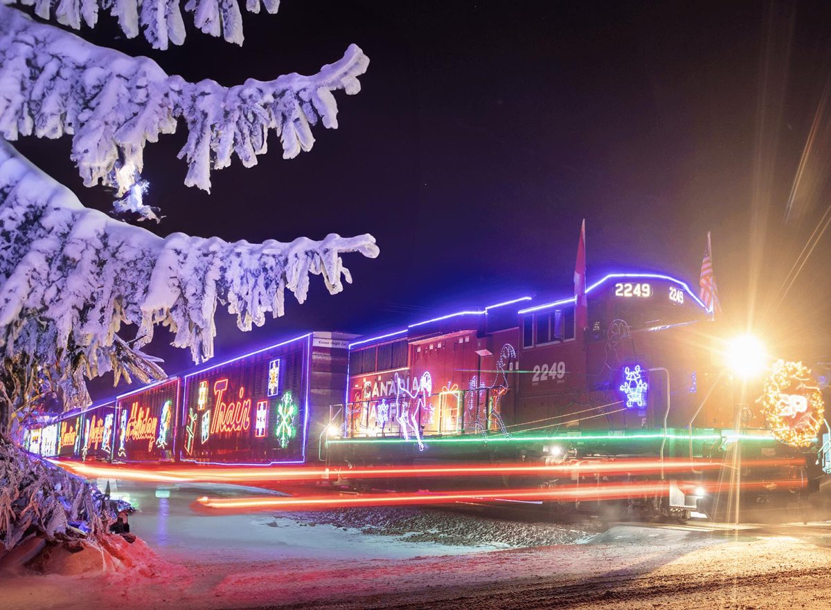 harrisontourism's tweet photo. The CPKC Holiday Train arrives on Dec. 19 at 5:45pm, bringing cheer, dazzling lights and live music.  Arrive early to enjoy food trucks, concessions, caroling, free glow sticks and more.

Food Bank donations are welcomed!

#HarrisonRiverValley  ✨ 🎶 https://t.co/DW1BttcKTe