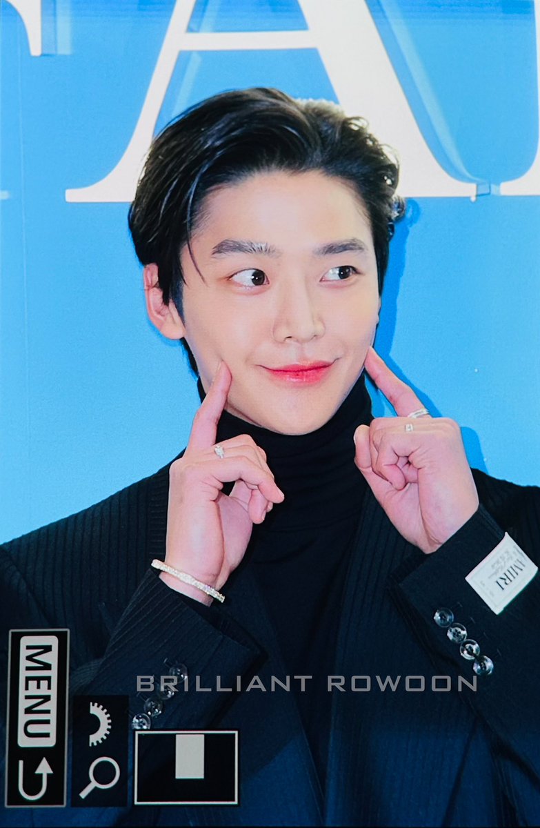 241213 티파니앤코

🥹🥹🥹

#로운 #김로운 #김석우 #ROWOON #KIMSEOKWOO #ロウン