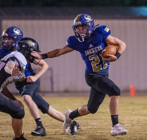 Get this kid recruited asap!!!
Vince Bryant class of 2027 from Grundy County HS in Tennessee.
Rushing Stats-1297 yds- Y/G 61.8-avg 9.1 a carry
Defense stats- 2int-99 tackles
hudl.com/video/3/168192…