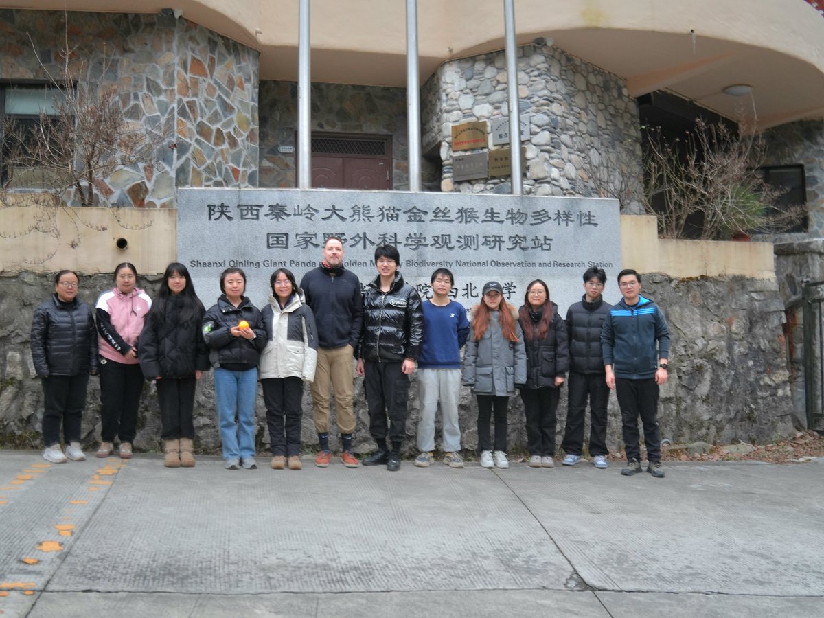 ccgrueter's tweet image. Fieldwork orientation for my PhD student at the Qinling Giant Panda and Golden Monkey Research Station in Shaanxi @UWAresearch @UWAhumanscience