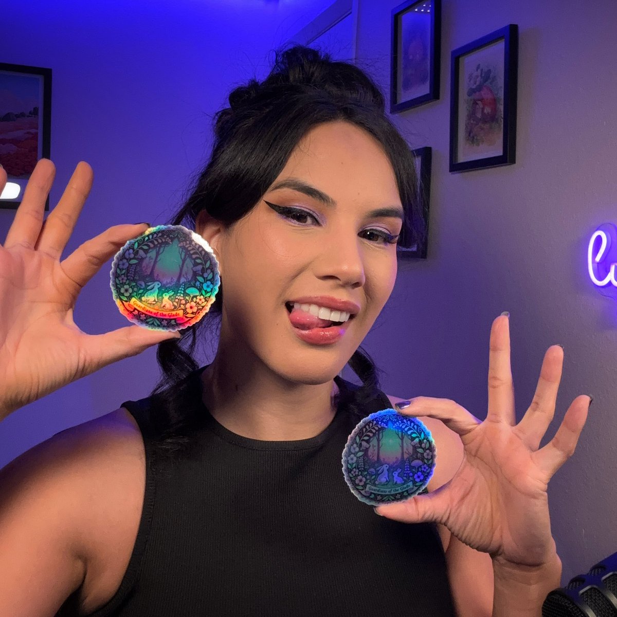 Lyylakk's tweet photo. CUSTOM STICKER + CARD = LYLAKK HOLIGLADE
MAIL 🌲❄️

Sign up form is posted in my Discord! You can also DM for details. Sign up by December 16th so I can get these mailed out before the holidays!

Thank you again for all your support 💜 https://t.co/rruF9HLDsa