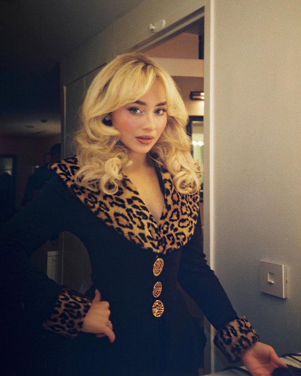 Sabrina Carpenter looks leopardizing in new photo.