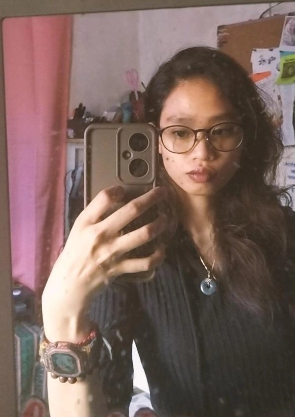 Kdalm031's tweet photo. mirror mirror on the wall 👩🏻 https://t.co/r6A97g2GDz