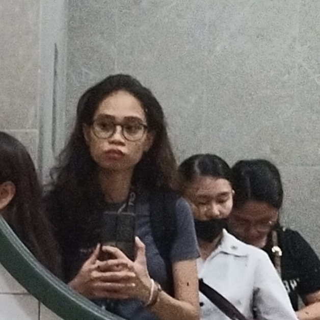 Kdalm031's tweet photo. mirror mirror on the wall 👩🏻 https://t.co/r6A97g2GDz