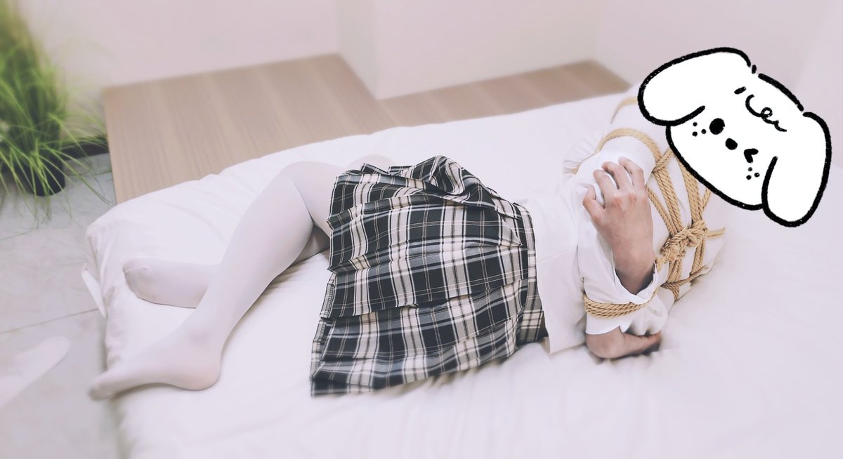 手如柔荑，肤如凝脂