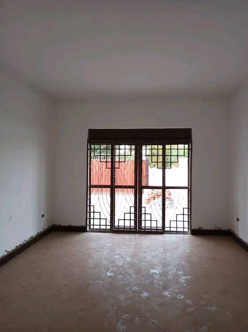 shukranproperty's tweet image. Brand New House for sale in Gayaza - Busukuma

#4bedrooms #3bathrooms and #2boy's_quarters

Seated on #14Decimals with private mailo title

Asking Price #180m_Ugx

Call 0706592177