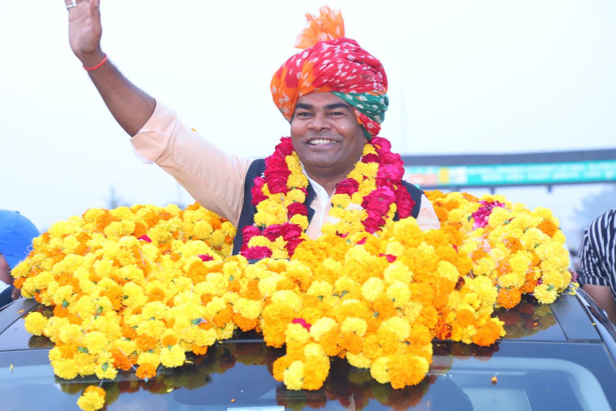 समस्त जनता जनार्दन को सूचित किया जाता है आपके अपने माननीय श्री बी एल कुशवाहा जी पूर्व विधायक धौलपुर कल 11 बजे से 5 बजे तक विधायक कार्यालय पर मुलाकात करेंगे #Dholpur #Rajasthan <a href="/ShobhaRaniBL/">MLA ShobhaRani Kushwaha</a> <a href="/upendraKushwah_/">Upendra kushwaha</a>