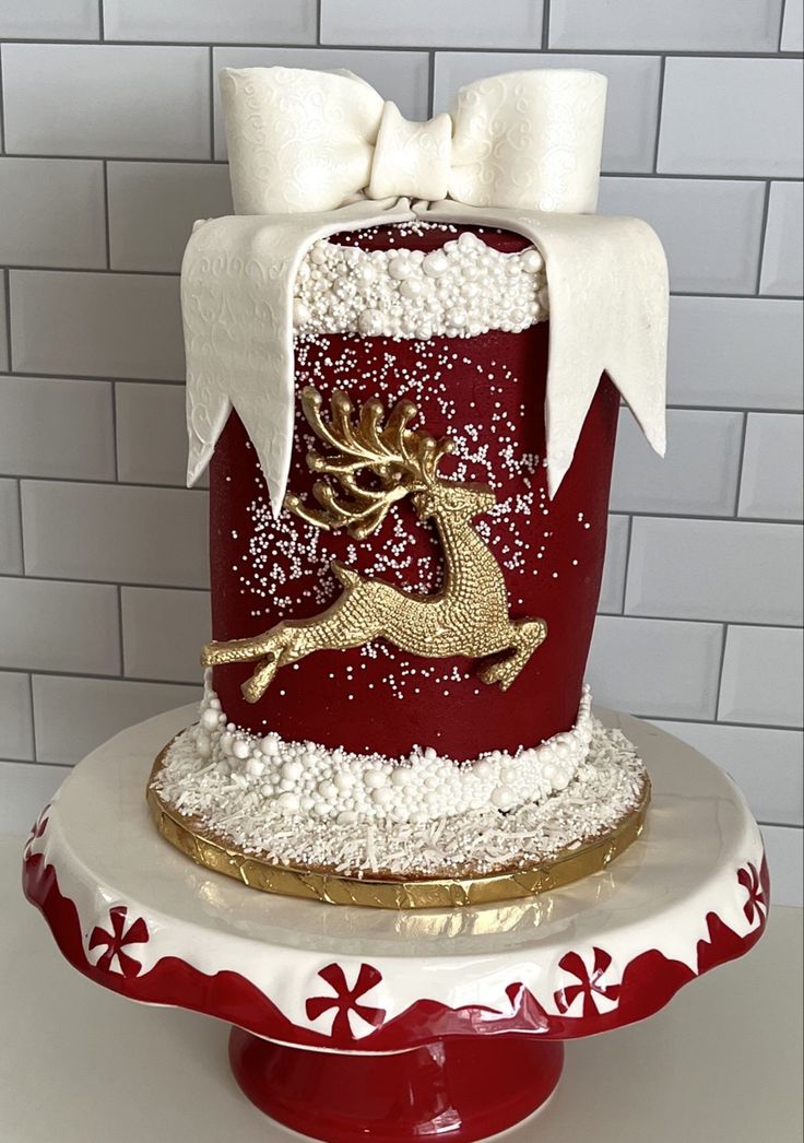 HappyWeddingApp's tweet image. Festive Christmas Cake Ideas Sweet Delights for the Holidays 🎄🍰
.
.
#ChristmasCake #HolidayDesserts #FestiveBakes #ChristmasBaking