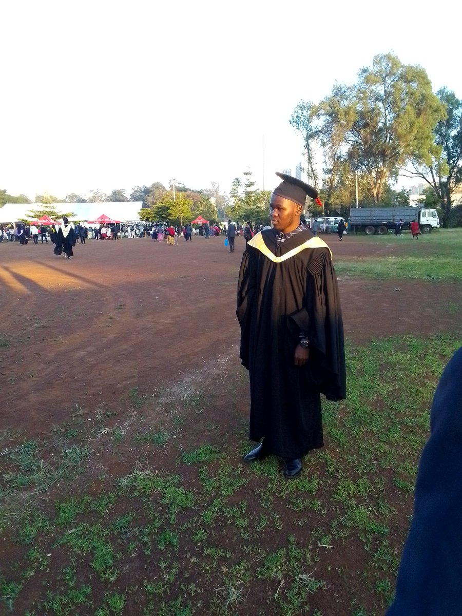 CliffKen9's tweet photo. Cheers to the next chapter!.
#UoNclass2024 .
#siniUoN. https://t.co/3qdbZgvlEz