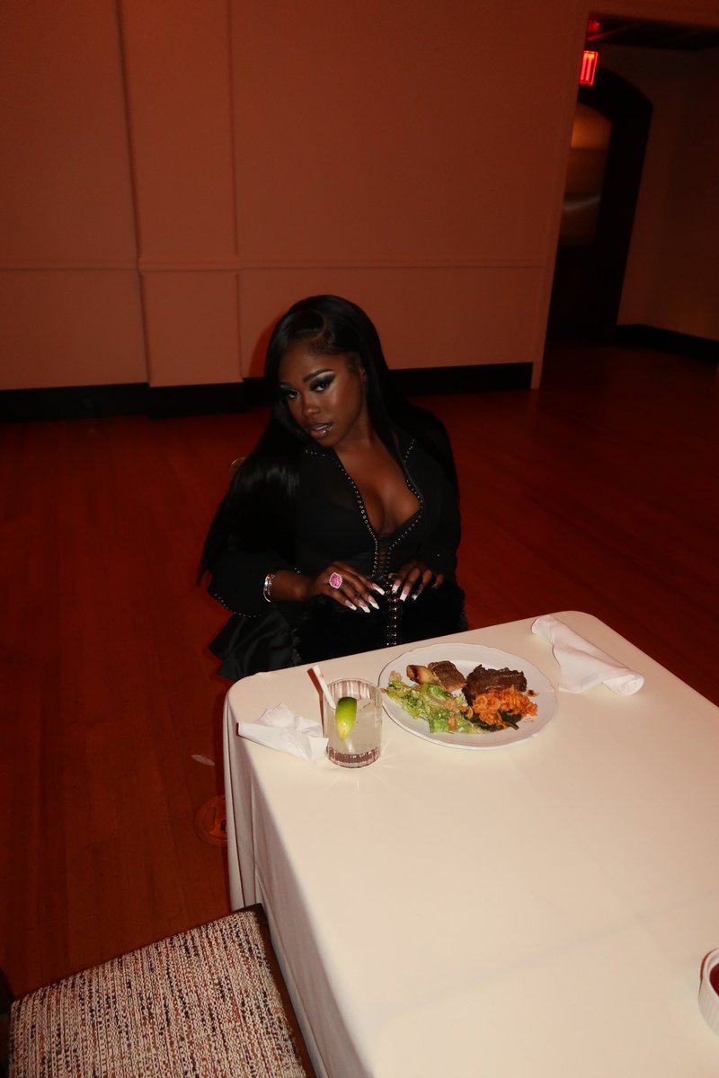 iamcleotrapa's tweet image. 🖤