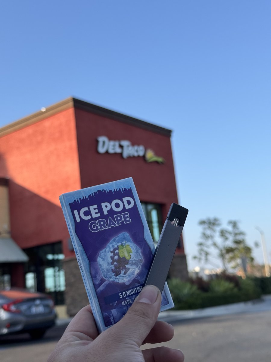 beyondvapenic's tweet photo. おやつ感覚で一服🍇✨ Icepod Grapeは、ジューシーなグレープフレーバーが広がる贅沢なひとときを演出します。気軽にリラックスできる味わいが魅力です💨
https://t.co/f1Z97u7kfo
#Icepod #電子タバコ #シーシャ #ニコチンリキッド https://t.co/I5KLSyzphu