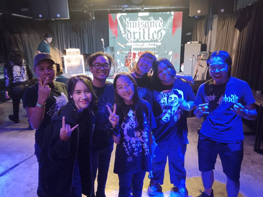 RottenRuckus's tweet photo. What a way to end 2024!!! We had so much fun meeting and hanging out with some old and new friends. Thank you so much Zaki for inviting us and congratulations on your Nuisance Drilled new EP. 

Thank you everyone! You're amazing. you know who you're!

#rottenruckus #azabenapcemar https://t.co/rlDcUWtIRR