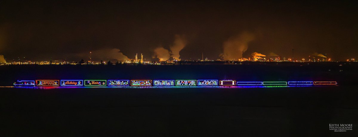 Another photo of the <a href="/CPKCrail/">CPKC</a> Holiday Train on its way back into Edmonton from Josephburg! If things go right I’ll be taking photos of this in the mountains on Sunday too!!